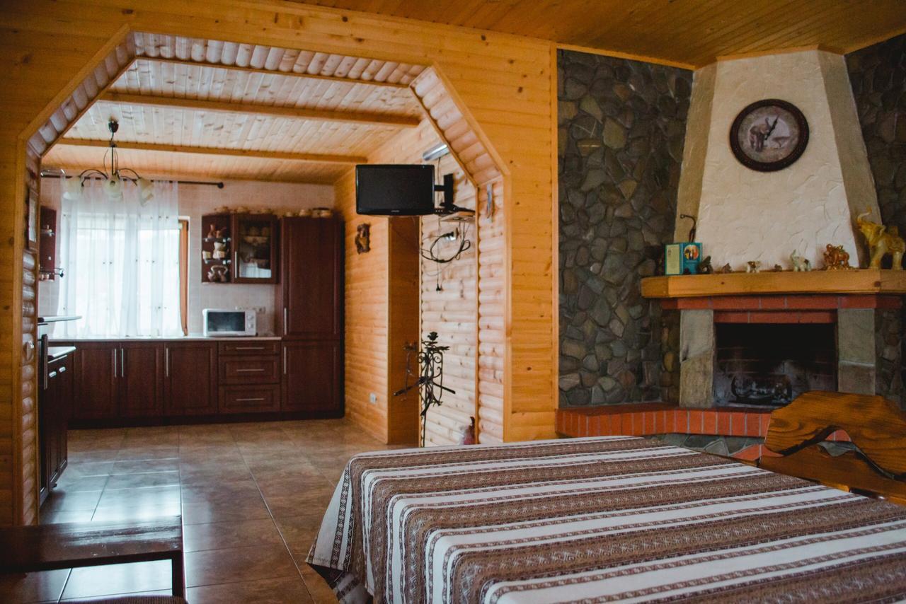Kryvyi Brid Βίλα Γιαρέμτσε Εξωτερικό φωτογραφία