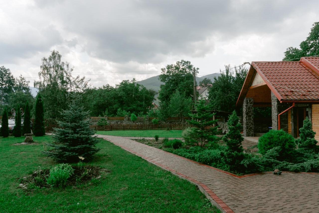 Kryvyi Brid Βίλα Γιαρέμτσε Εξωτερικό φωτογραφία