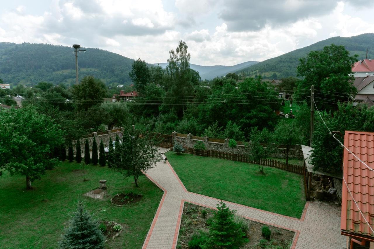 Kryvyi Brid Βίλα Γιαρέμτσε Εξωτερικό φωτογραφία